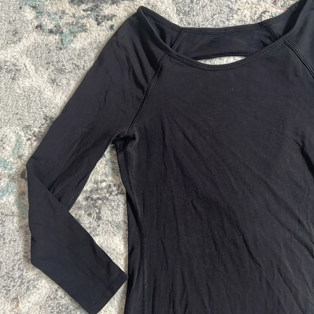 Lululemon black long sleeve top